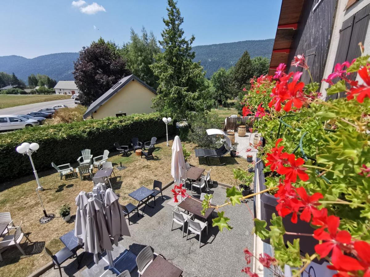 Au Feu De Bois Hotel 2*